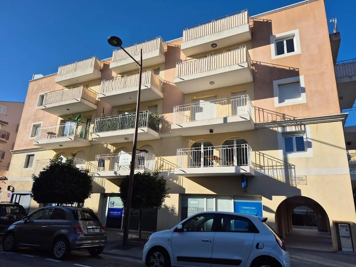 Apartment Bel Appartement Spacieux Sainte-Maxime Centre Ville